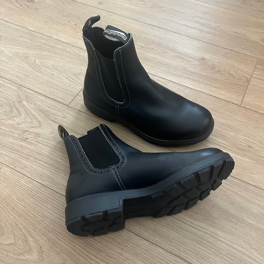 Blundstone 1448 Womens High Top Chelsea Boots US 10 Black Brogue Leather - Picture 2 of 10